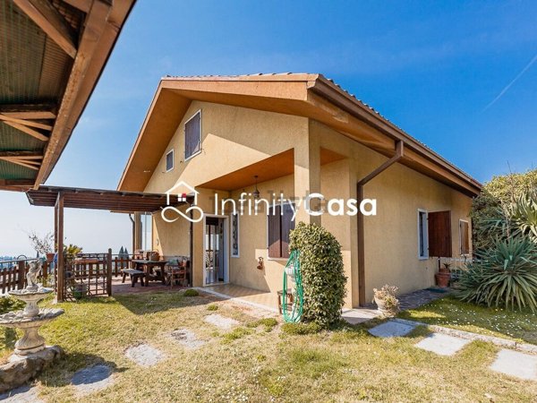 casa indipendente in vendita a Cavaion Veronese