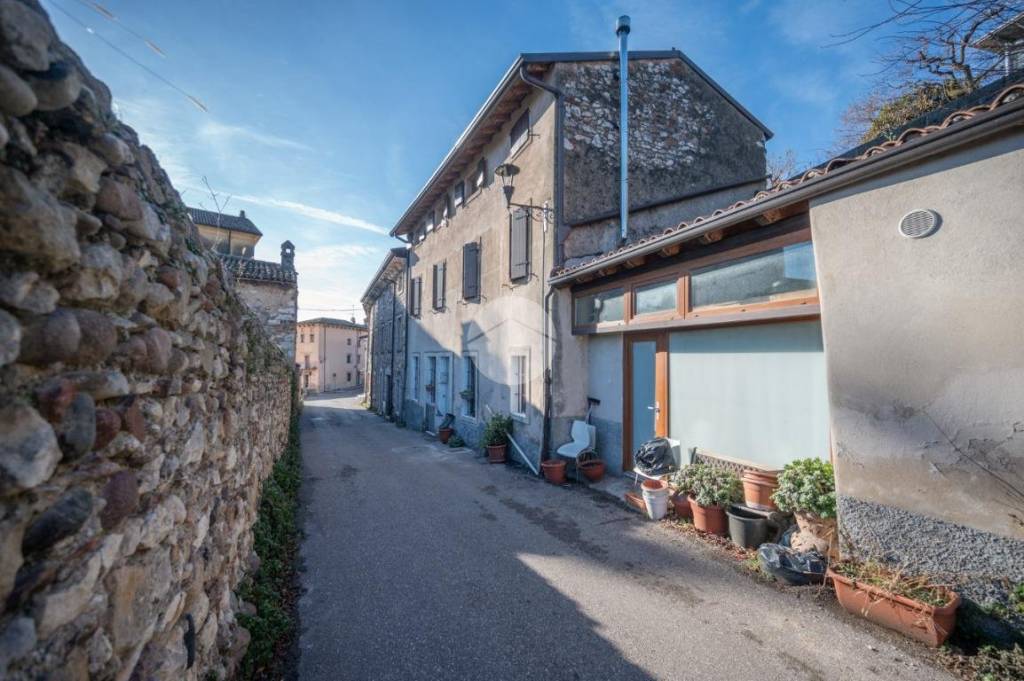 casa indipendente in vendita a Cavaion Veronese