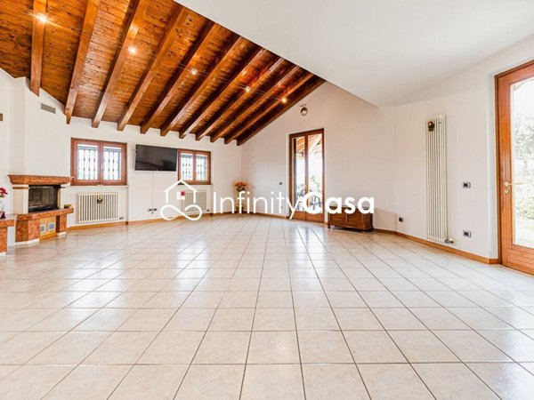 casa indipendente in vendita a Cavaion Veronese