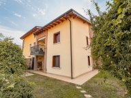 appartamento in vendita a Cavaion Veronese in zona Sega