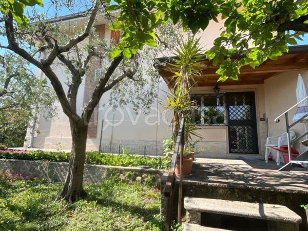 casa indipendente in vendita a Cavaion Veronese