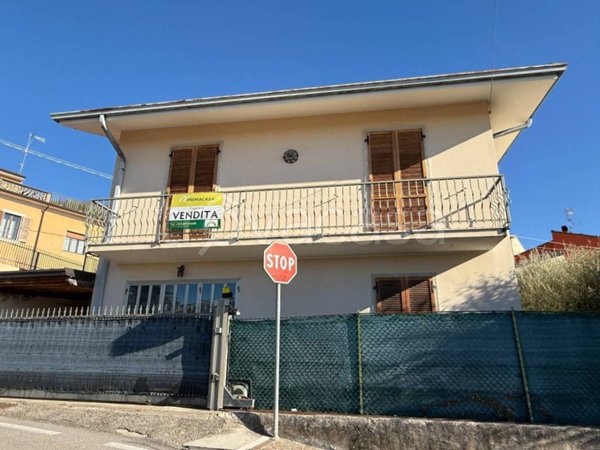 casa indipendente in vendita a Cavaion Veronese