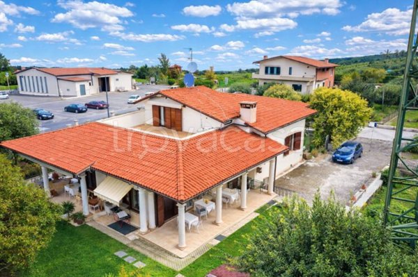 casa indipendente in vendita a Cavaion Veronese in zona Sega