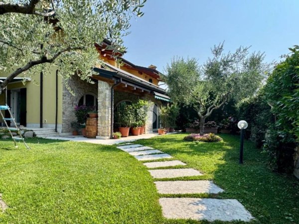 casa indipendente in vendita a Cavaion Veronese