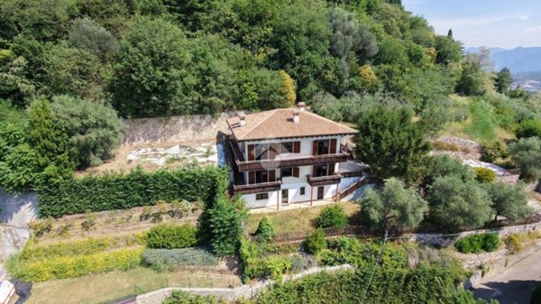 casa indipendente in vendita a Cavaion Veronese