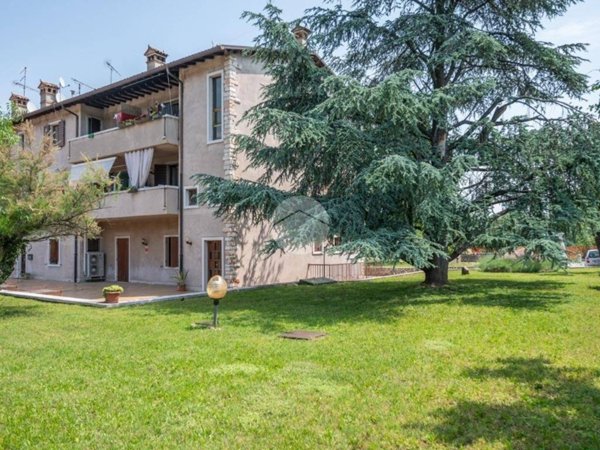 appartamento in vendita a Cavaion Veronese in zona Sega