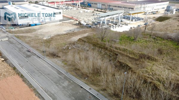 terreno edificabile in vendita a Cavaion Veronese