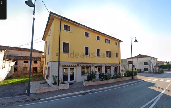 casa indipendente in vendita a Cavaion Veronese in zona Sega