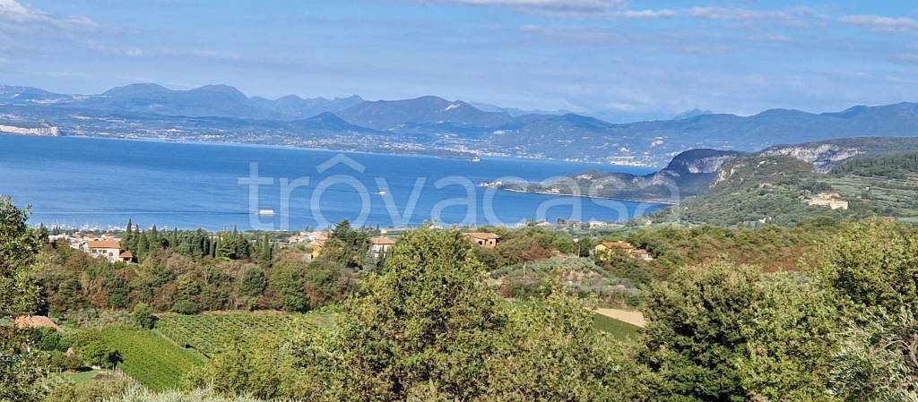 terreno in vendita a Cavaion Veronese