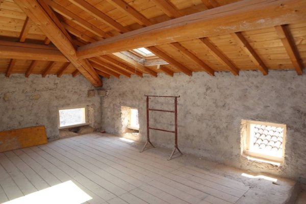 casa indipendente in vendita a Cazzano di Tramigna in zona Campiano