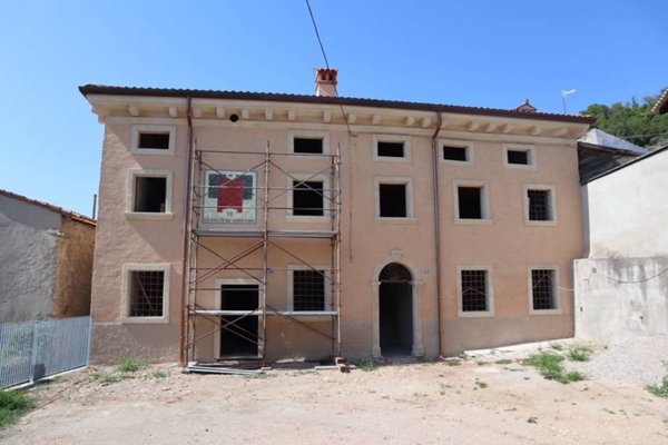 casa indipendente in vendita a Cazzano di Tramigna in zona Campiano