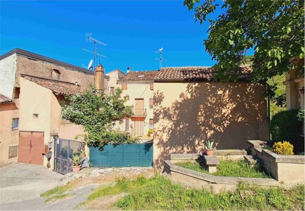 casa indipendente in vendita a Cazzano di Tramigna