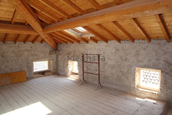 casale in vendita a Cazzano di Tramigna