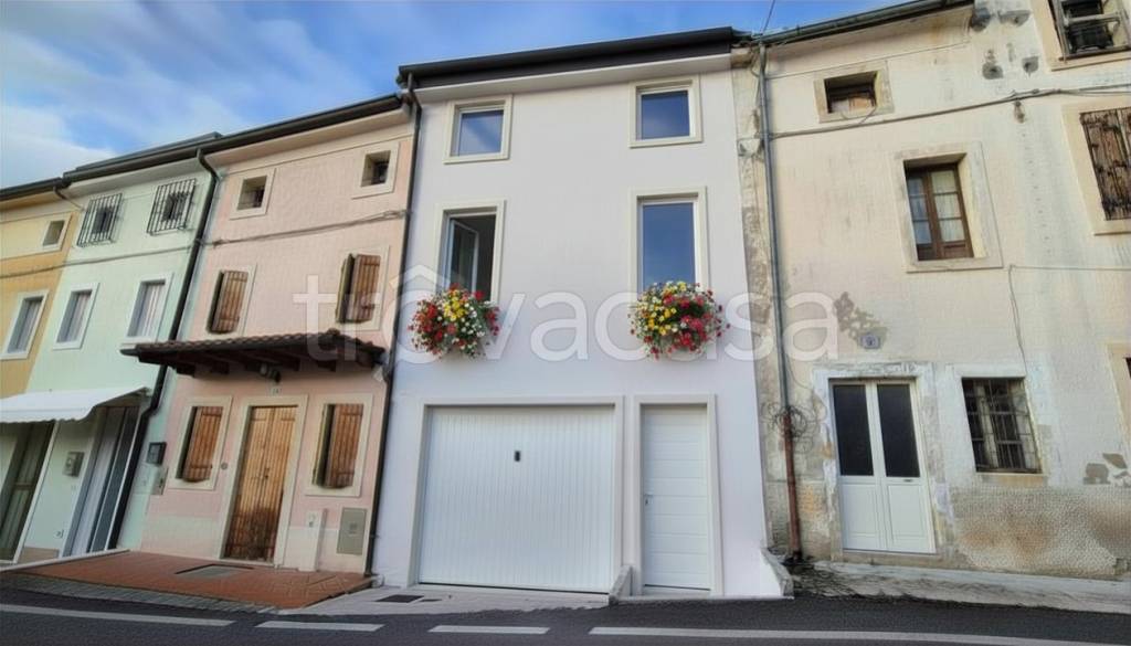 casa indipendente in vendita a Cazzano di Tramigna