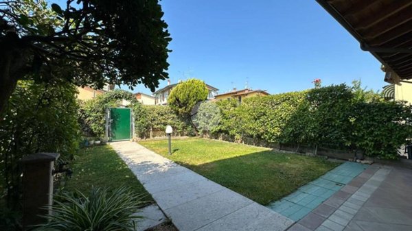 casa indipendente in vendita a Cazzano di Tramigna in zona Costeggiola