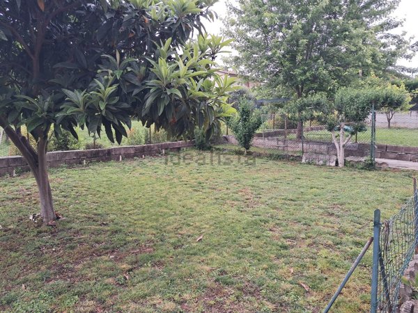 casa indipendente in vendita a Cazzano di Tramigna in zona Costeggiola