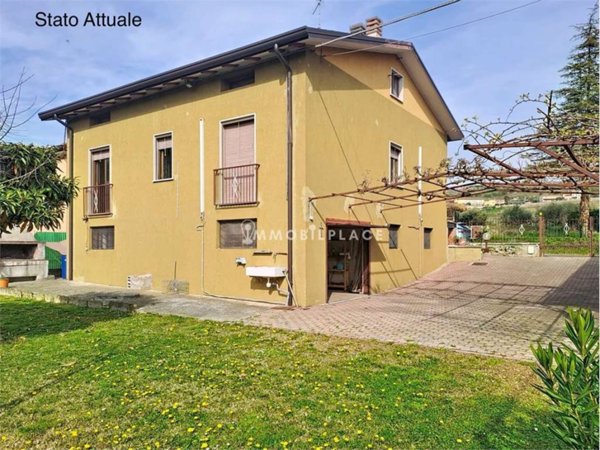 casa indipendente in vendita a Cazzano di Tramigna in zona Costeggiola