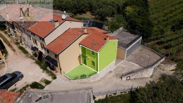 casa semindipendente in vendita a Cazzano di Tramigna