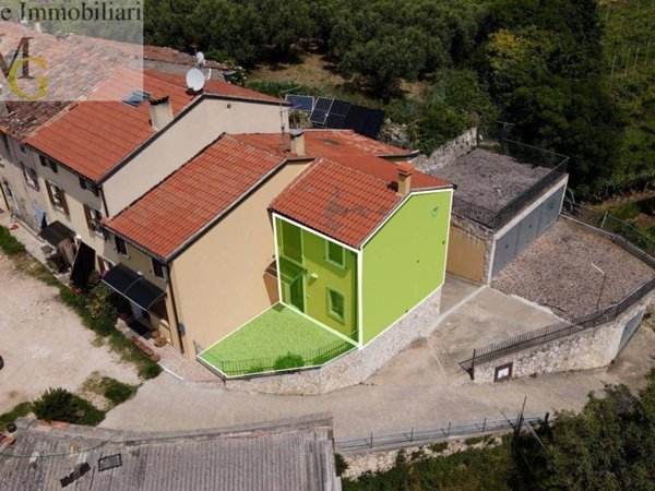 casa indipendente in vendita a Cazzano di Tramigna