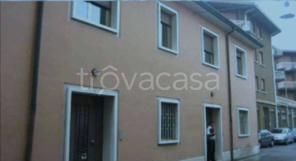 locale commerciale in vendita a Cerea