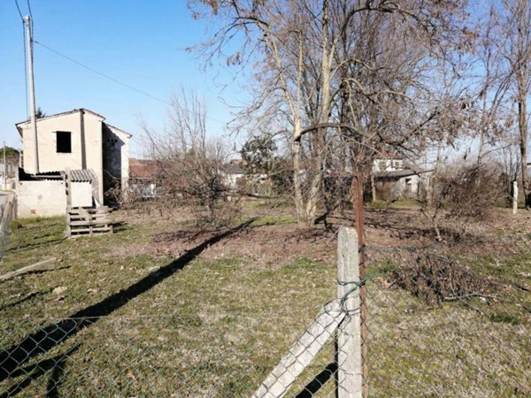 terreno edificabile in vendita a Cerea in zona Cherubine