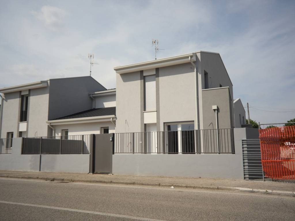 casa indipendente in vendita a Cerea
