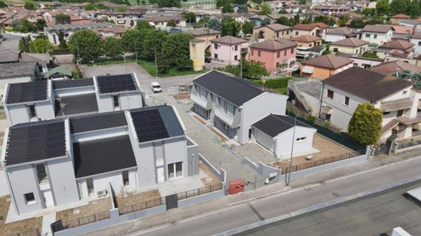 casa indipendente in vendita a Cerea