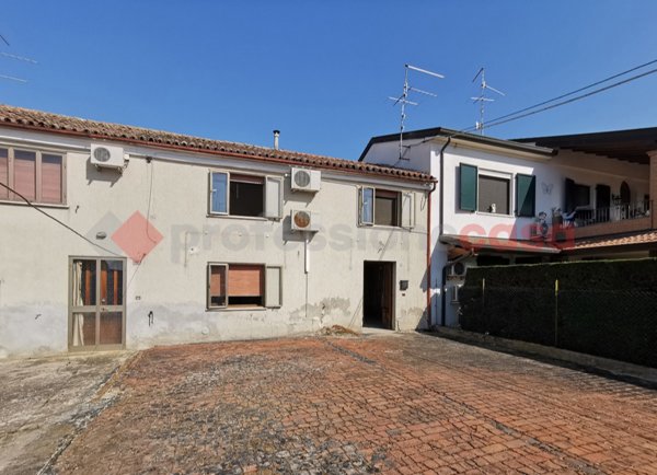 casa indipendente in vendita a Cerea in zona Cherubine