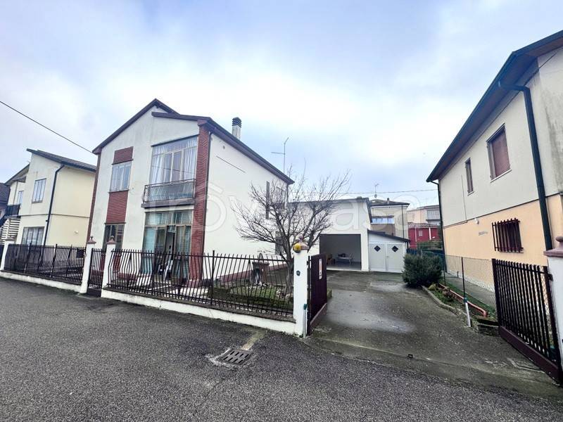 casa indipendente in vendita a Cerea