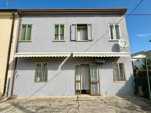 casa semindipendente in vendita a Cerea