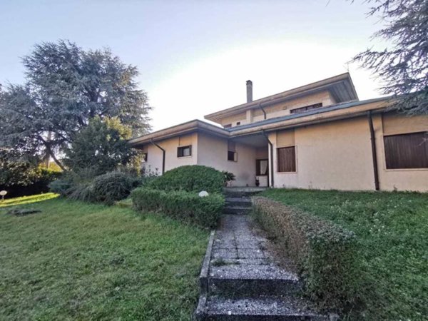 casa indipendente in vendita a Cerea