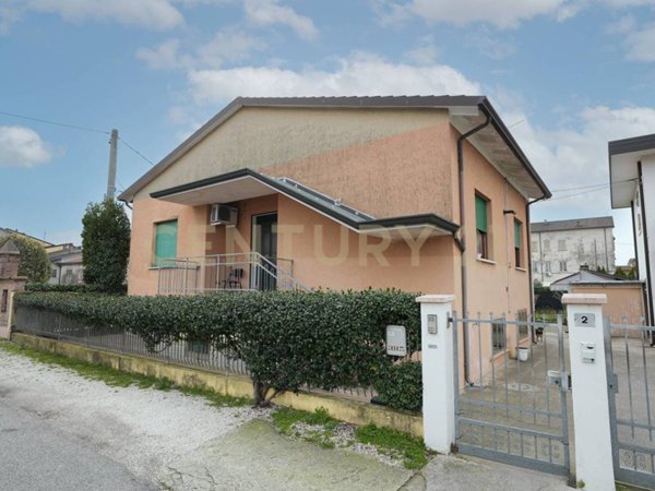 casa indipendente in vendita a Cerea