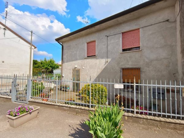 casa indipendente in vendita a Cerea in zona Cherubine