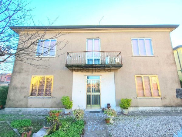 casa indipendente in vendita a Cerea in zona Asparetto