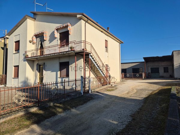 casa indipendente in vendita a Cerea