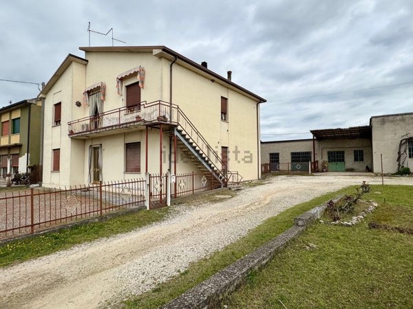 casa indipendente in vendita a Cerea