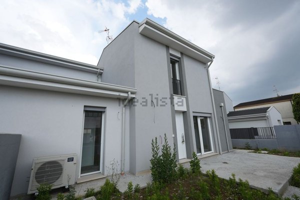 casa indipendente in vendita a Cerea