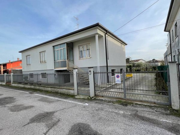 casa indipendente in vendita a Cerea