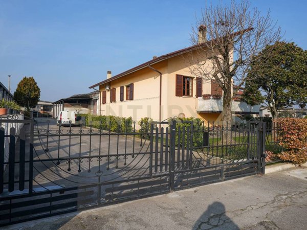 casa indipendente in vendita a Cerea