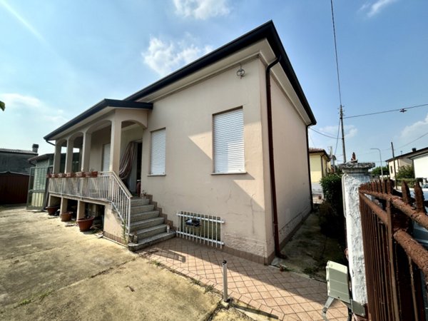 casa indipendente in vendita a Cerea