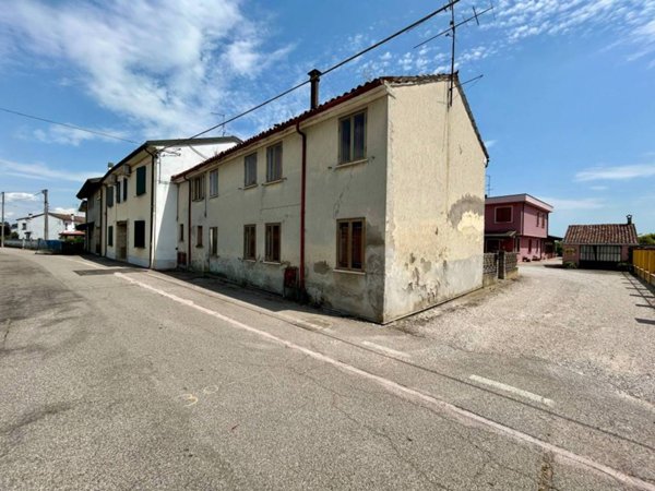 casa indipendente in vendita a Cerea