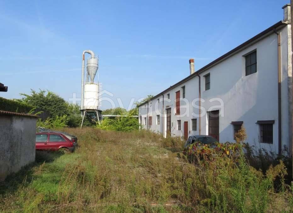 capannone in vendita a Cerea in zona Asparetto