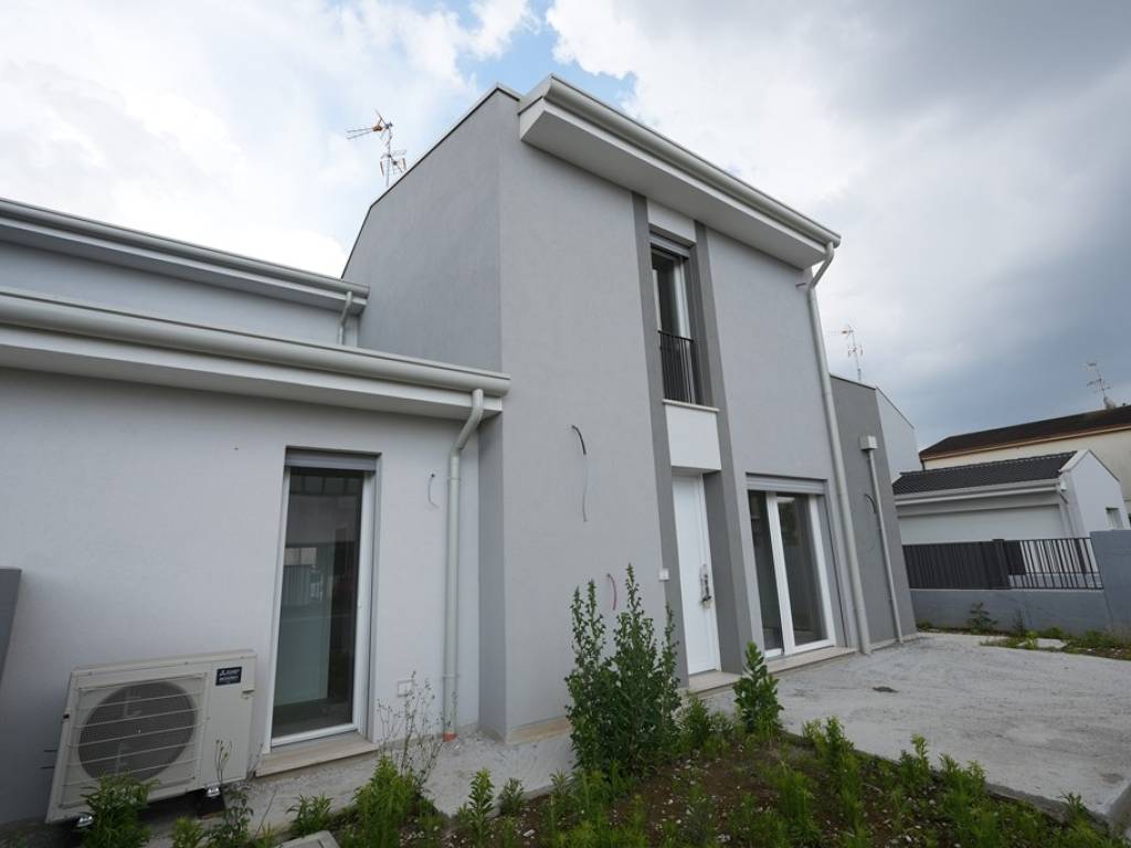 casa indipendente in vendita a Cerea