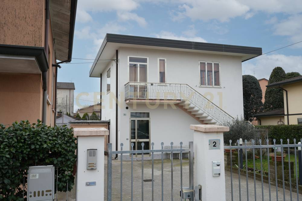 casa indipendente in vendita a Cerea