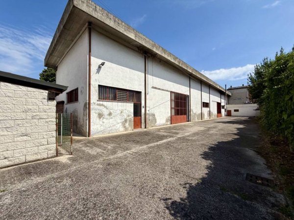 locale commerciale in vendita a Cerea