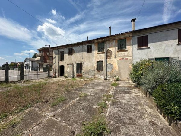 casa indipendente in vendita a Cerea