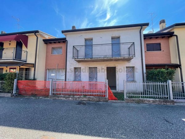 casa indipendente in vendita a Cerea
