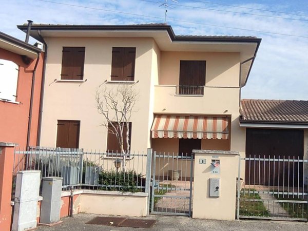 casa indipendente in vendita a Cerea
