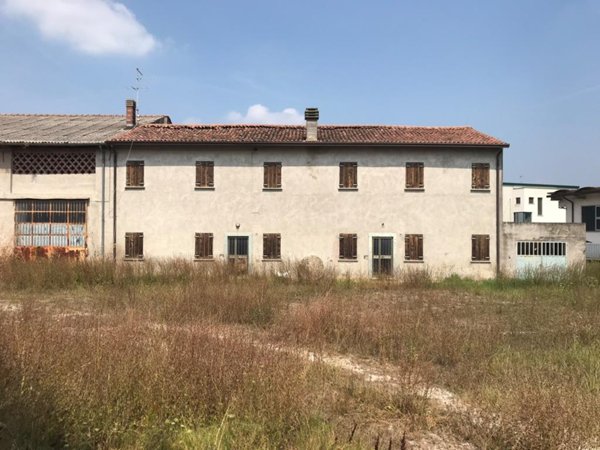 casa indipendente in vendita a Cerea in zona Asparetto