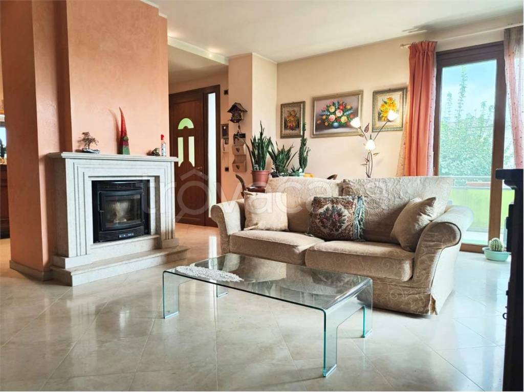 casa indipendente in vendita a Cerea